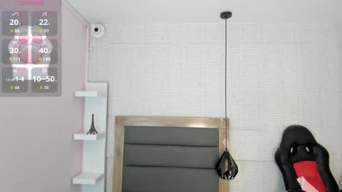  K I T T  Y  online show from January 14, 11:53 pm