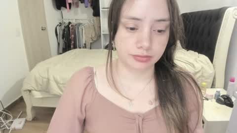 Snapshot of kittywantslove23 chatting on July 2, 3:23 am kittywantslove23 online show from July 2, 3:23 am