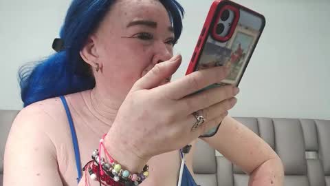 kittywhiteass online show from February 4, 6:41 am