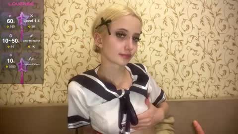 kittywithu online show from October 15, 5:57 pm