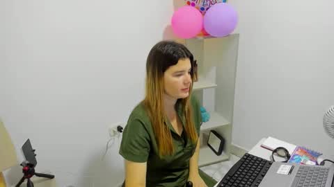 kity021 online show from June 7, 1:37 pm