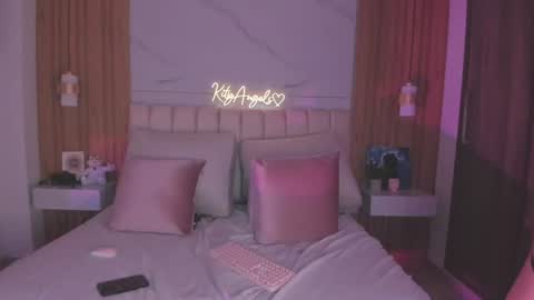 Angel Independent Model online show from July 2, 3:23 am