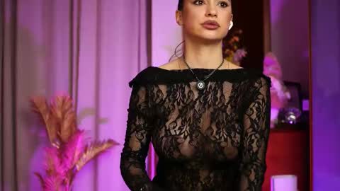 Snapshot of kity_sweet chatting on February 2, 9:24 pm Erika online show from February 2, 9:24 pm