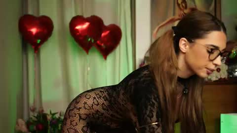 Snapshot of kity_sweet chatting on February 20, 9:04 pm Erika online show from February 20, 9:04 pm