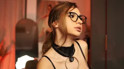 Snapshot of kity_sweet chatting on March 4, 8:04 pm Erika online show from March 4, 8:04 pm