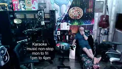 kiveuxmakeu online show from December 3, 6:43 am