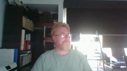 Snapshot of kiwi_boss61 chatting on September 22, 8:38 am kiwi_boss61 online show from September 22, 8:38 am
