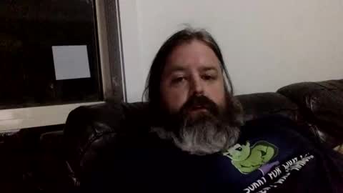 Snapshot of kiwiabroad2620 chatting on October 9, 11:08 am Kiwiabroad online show from October 9, 11:08 am