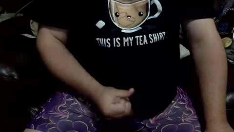 Snapshot of kiwiabroad2620 chatting on November 18, 10:20 am Kiwiabroad online show from November 18, 10:20 am