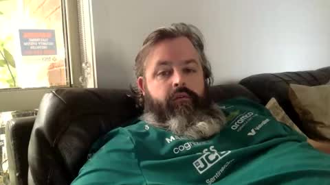 Snapshot of kiwiabroad2620 chatting on April 16, 5:08 am Kiwiabroad online show from April 16, 5:08 am