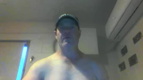 Snapshot of kiwiguy19773 chatting on December 8, 7:37 am kiwiguy19773 online show from December 8, 7:37 am