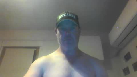 Snapshot of kiwiguy19773 chatting on December 24, 9:06 am kiwiguy19773 online show from December 24, 9:06 am