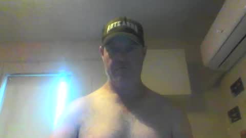 Snapshot of kiwiguy19773 chatting on February 4, 6:46 am kiwiguy19773 online show from February 4, 6:46 am