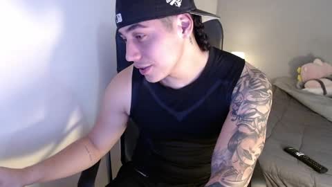 Snapshot of kiyo__ chatting on May 15, 1:23 am kiyo__ online show from May 15, 1:23 am