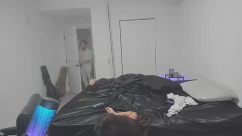 kay online show from November 22, 1:59 am