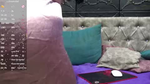 Snapshot of klaramuse chatting on February 12, 4:02 pm Klara online show from February 12, 4:02 pm