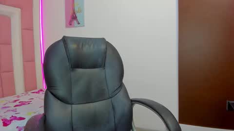 Snapshot of klaret_toy chatting on December 5, 9:00 pm Klaret online show from December 5, 9:00 pm