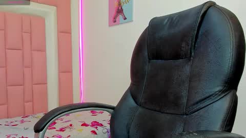 Snapshot of klaret_toy chatting on December 15, 8:02 pm Klaret online show from December 15, 8:02 pm