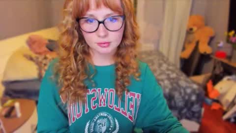 Snapshot of klementinagirl chatting on October 3, 9:01 pm Klementinafanslyklementina6661 online show from October 3, 9:01 pm