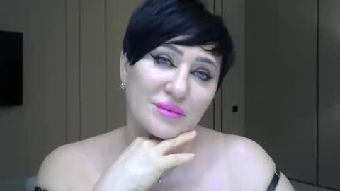 kleo901854860422 online show from May 6, 11:32 pm
