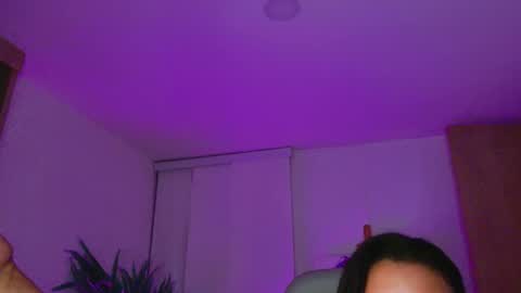 Snapshot of kleogold_1 chatting on October 3, 11:46 pm Christina online show from October 3, 11:46 pm