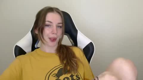 Snapshot of kleokills chatting on February 22, 8:29 am kleokills online show from February 22, 8:29 am