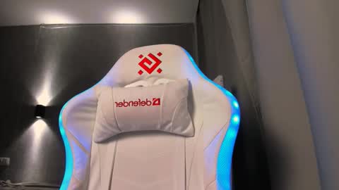 Snapshot of klin_miller chatting on October 26, 11:31 pm Klin online show from October 26, 11:31 pm