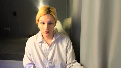 Snapshot of klin_miller chatting on November 19, 7:25 pm Klin online show from November 19, 7:25 pm