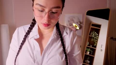 Snapshot of kloe222 chatting on October 14, 2:18 pm kloe222 online show from October 14, 2:18 pm