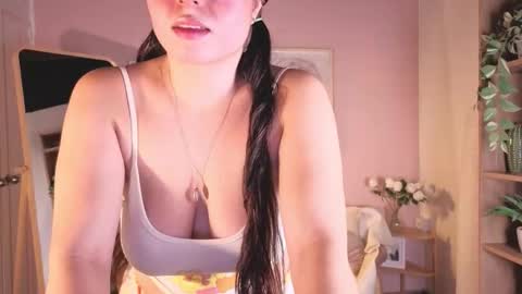 Snapshot of kloe222 chatting on November 24, 3:12 pm kloe222 online show from November 24, 3:12 pm