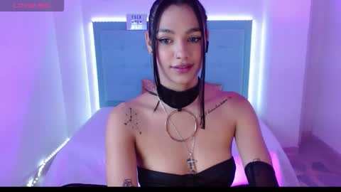 Snapshot of kloe_watson chatting on December 16, 6:35 pm Kloe Watson online show from December 16, 6:35 pm