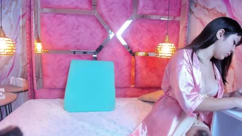 Kloe Williams online show from May 26, 1:07 pm
