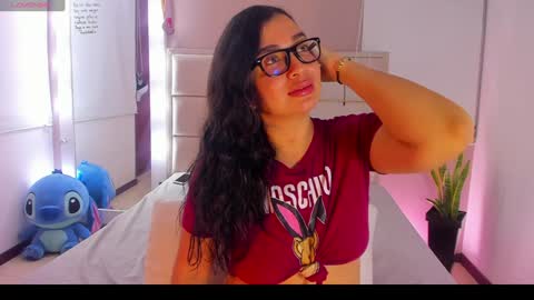 Snapshot of kloeass chatting on December 4, 2:31 am SOPHIA RIVERA online show from December 4, 2:31 am