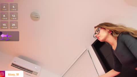 Snapshot of kloey_hoot chatting on January 22, 9:10 pm Kloey online show from January 22, 9:10 pm