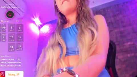 Snapshot of kloey_hoot chatting on October 11, 4:44 am Kloey online show from October 11, 4:44 am