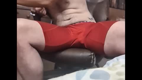 LOUiViLAN online show from December 13, 3:00 pm