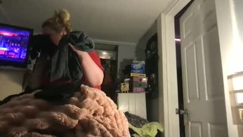 kmarie1196 online show from May 29, 10:19 pm