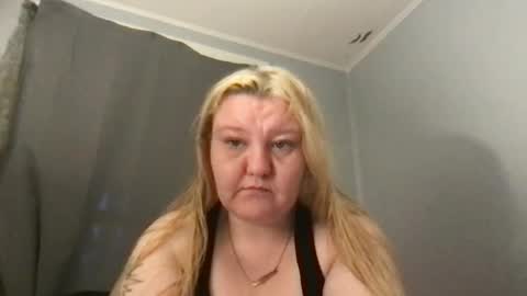 kmarie1196 online show from July 13, 12:13 am