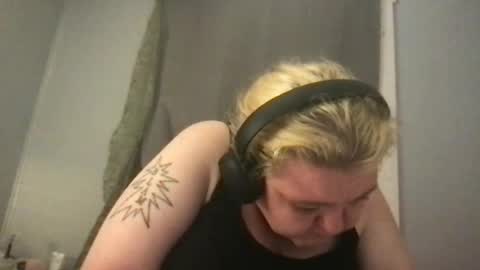kmarie1196 online show from July 14, 3:33 am