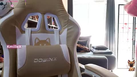 Snapshot of kmillex chatting on February 27, 9:20 am KmilleX online show from February 27, 9:20 am