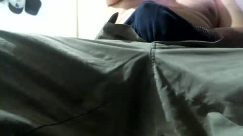 Snapshot of knickfranco chatting on February 12, 3:23 am knickfranco online show from February 12, 3:23 am