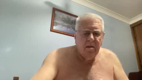 Aussiedude online show from October 1, 11:27 am