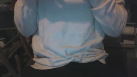 Snapshot of knilbonk chatting on April 12, 8:03 pm knilbonk online show from April 12, 8:03 pm
