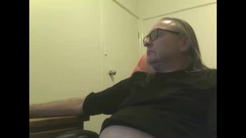 knobout online show from May 28, 8:22 am
