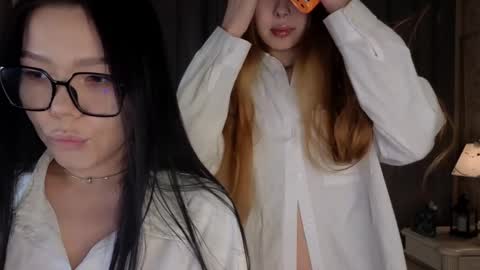 Snapshot of knock_knocks chatting on February 3, 1:30 pm Sakura Azumi online show from February 3, 1:30 pm