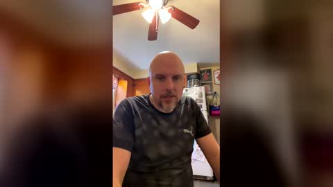 Snapshot of knotdaddy1983 chatting on April 1, 2:14 pm knotdaddy1983 online show from April 1, 2:14 pm