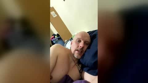 Snapshot of knotdaddy1983 chatting on April 24, 2:19 pm knotdaddy1983 online show from April 24, 2:19 pm