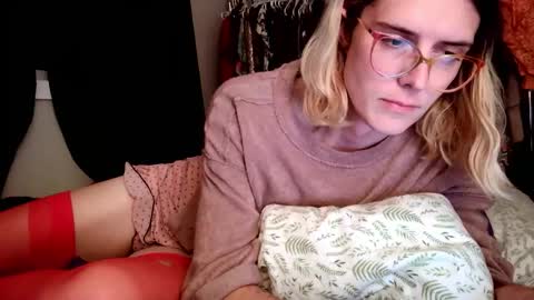 Snapshot of knottybadgirl chatting on October 21, 3:29 am knottybadgirl online show from October 21, 3:29 am