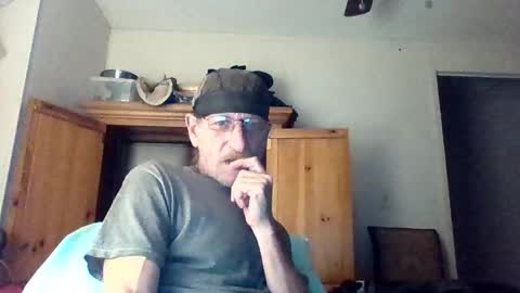 Snapshot of kodiakpm1 chatting on December 22, 3:55 am kodiakpm1 online show from December 22, 3:55 am