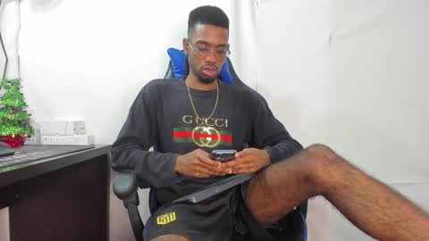 kofi online show from December 11, 12:23 am